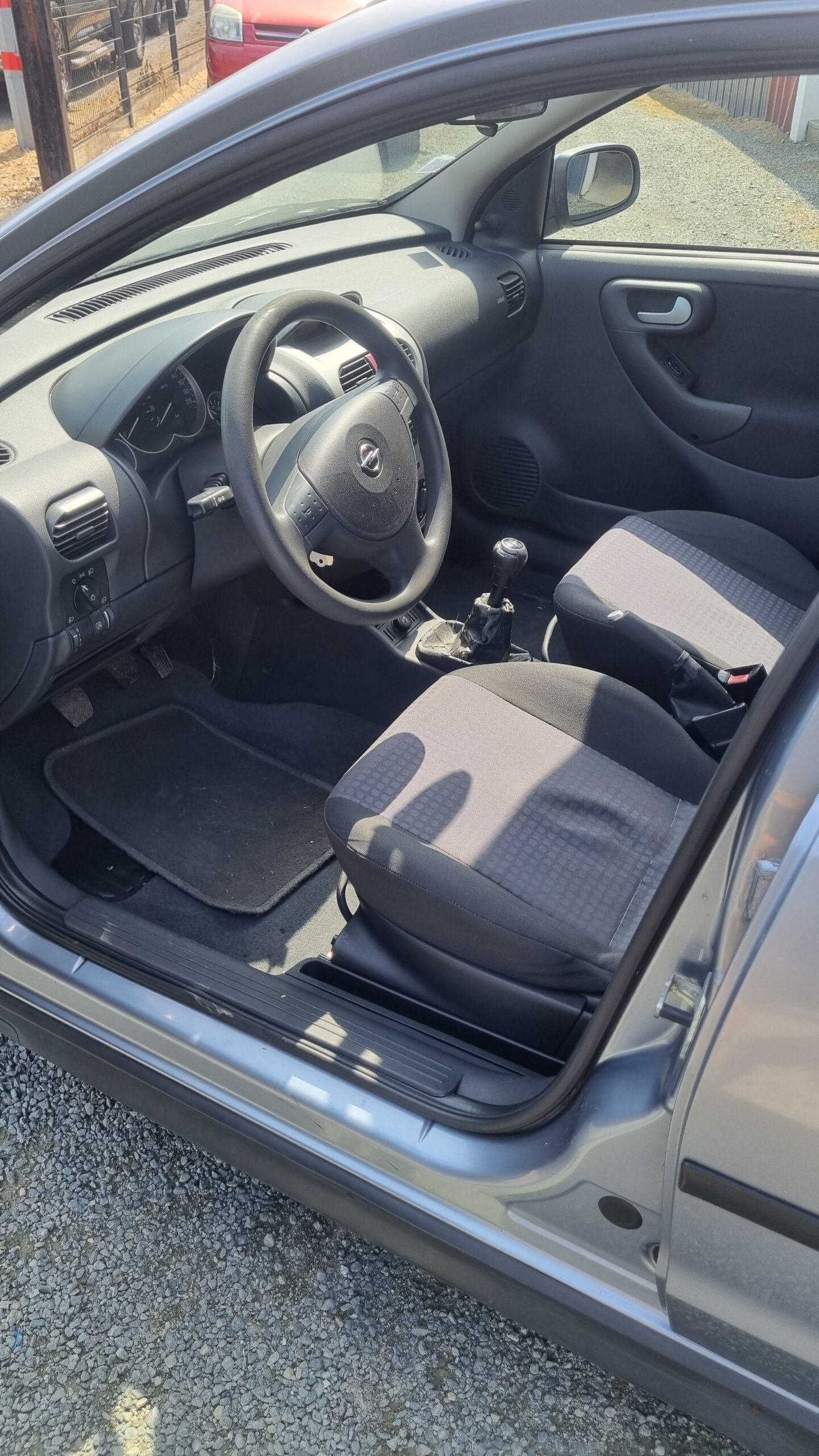Opel Corsa – 1.3 DCI - 2005 – Image 2