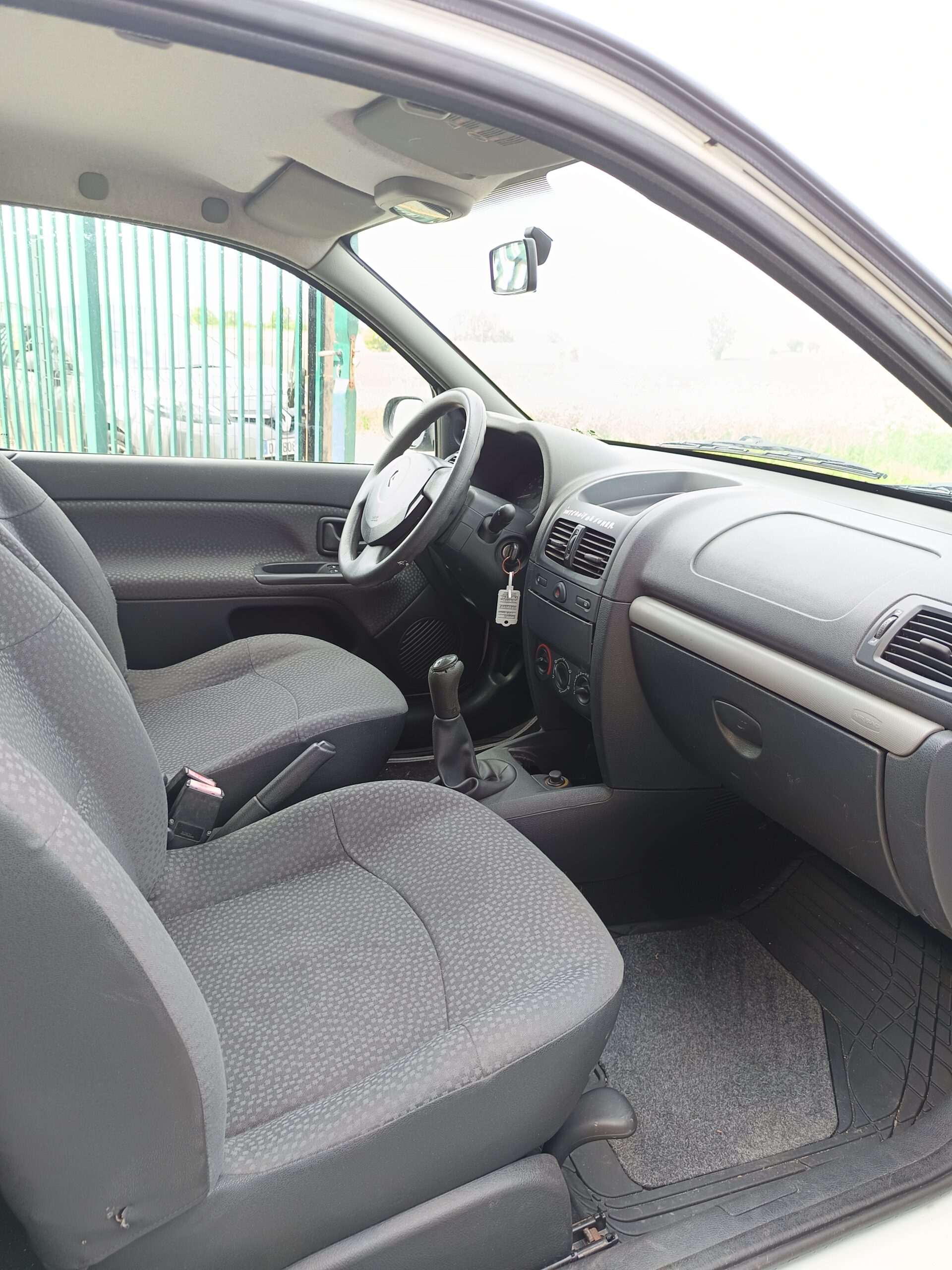 Renault clio - 1.5DCI - 2008 – Image 5